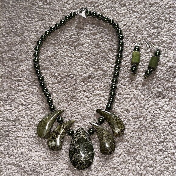 Marble Statement Necklace and Earring Set! - Picture 5 of 8